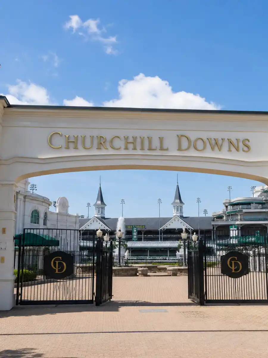 Dannielynn Birkhead Kentucky Derby Churchill Downs entrance
