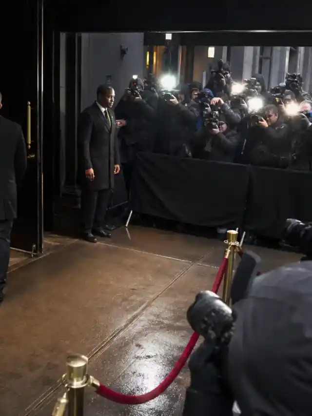Jennifer Lopez pap walk: Staged Pap Walks Explained