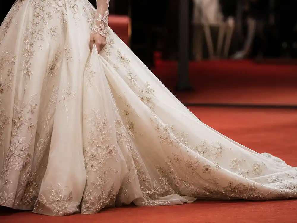Rachel Zegler Met Gala blindfold look by Prabal Gurung inspired by Lady Jane Grey painting