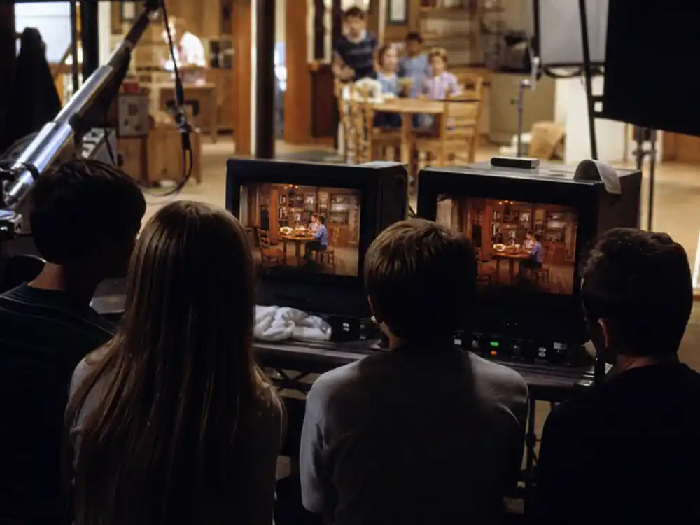 Young actor silhouettes on set for the 7th Heaven cast where are they now child-star growing-up years