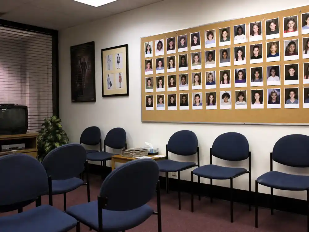 A 2000s child-actor casting waiting room for Abigail Breslin early Hollywood breakthrough before Little Miss Sunshine