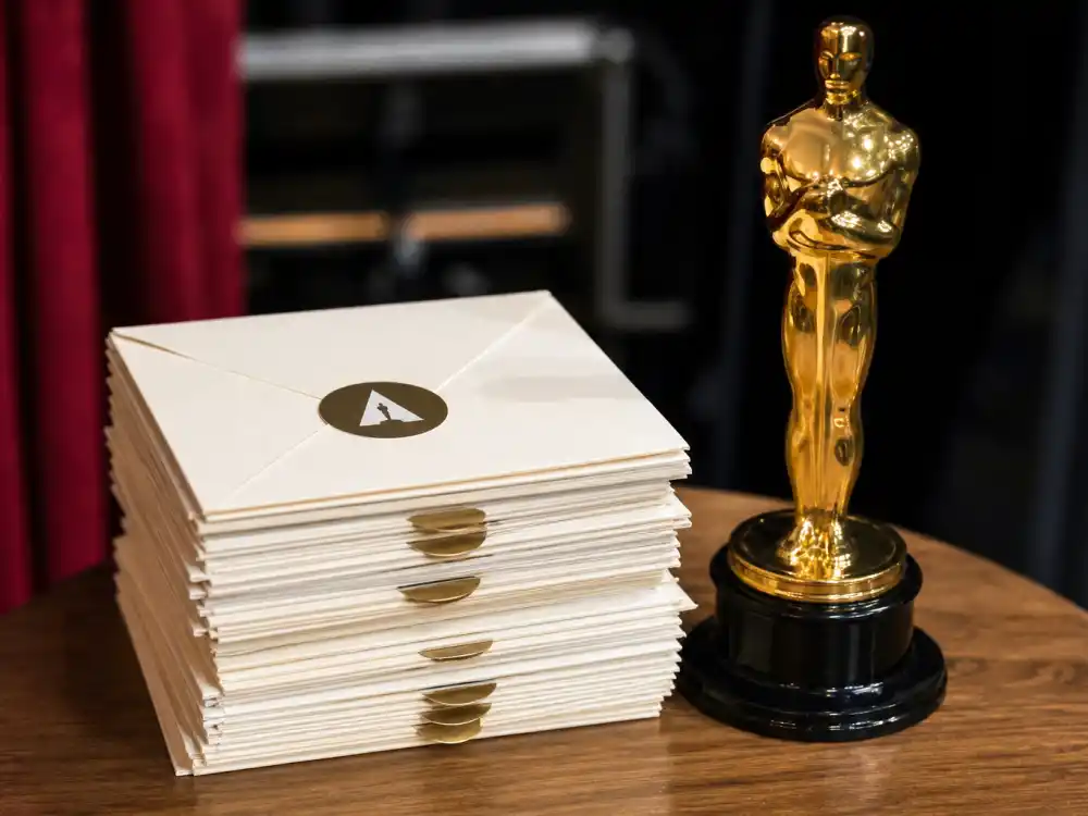 Sealed nomination envelopes beside a generic golden statuette for actors who never won an Oscar analysis