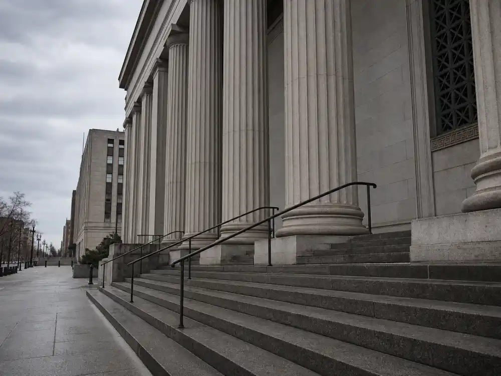 Courthouse steps for what happened to Andy Dick legal troubles and comedy career setbacks