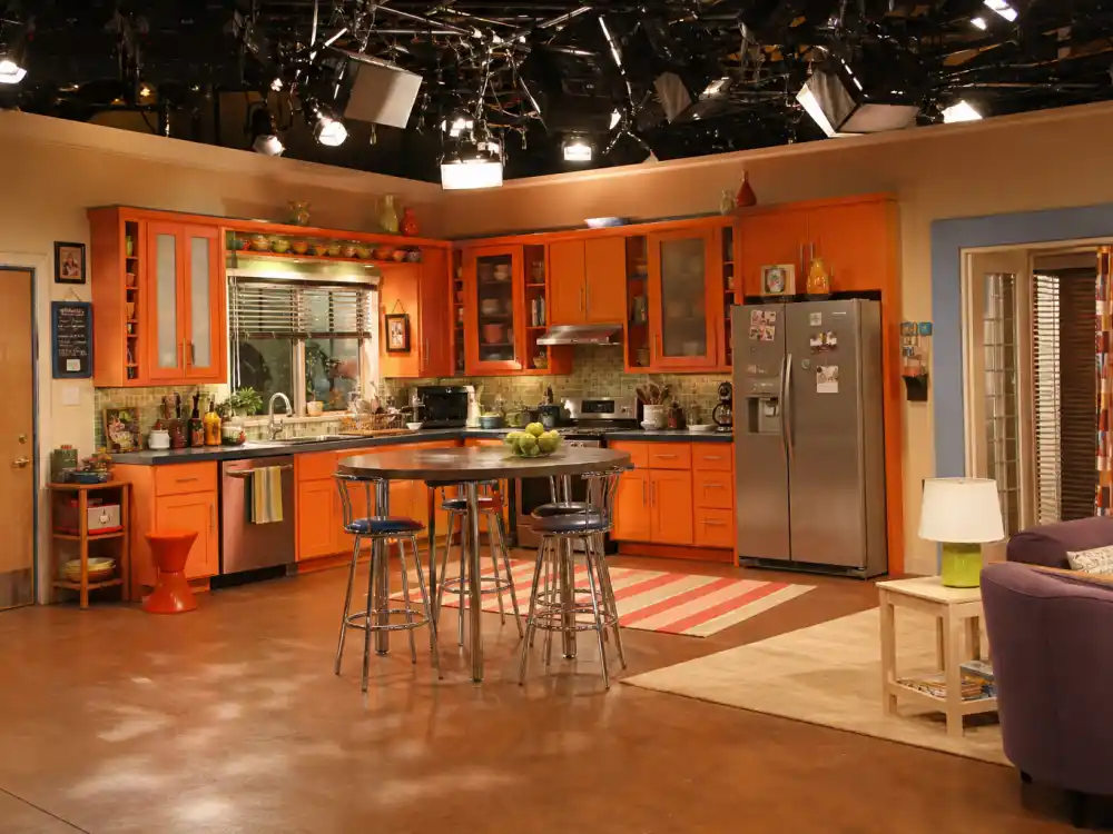 Sunny sitcom soundstage for what happened to Drake Bell as Drake Parker on Drake and Josh