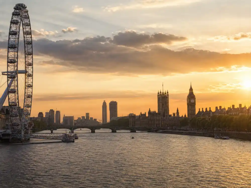 London skyline evoking Dua Lipa age and birthday 2026 birthplace — London, England where Dua Lipa was born August 22, 1995