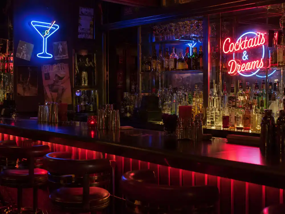 A 1980s cocktail lounge bar for Elisabeth Shue Cocktail Oscar nomination bartending drama era