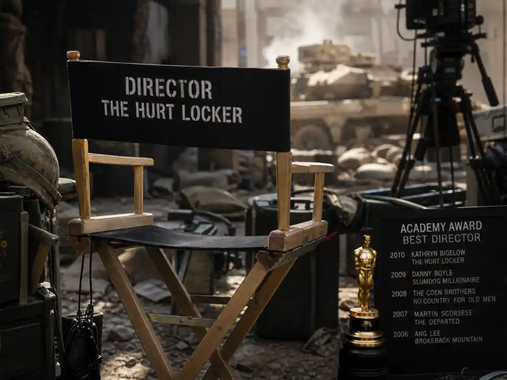War-drama film set atmosphere evoking The Hurt Locker era when Kathryn Bigelow joined female directors who won best director Oscar