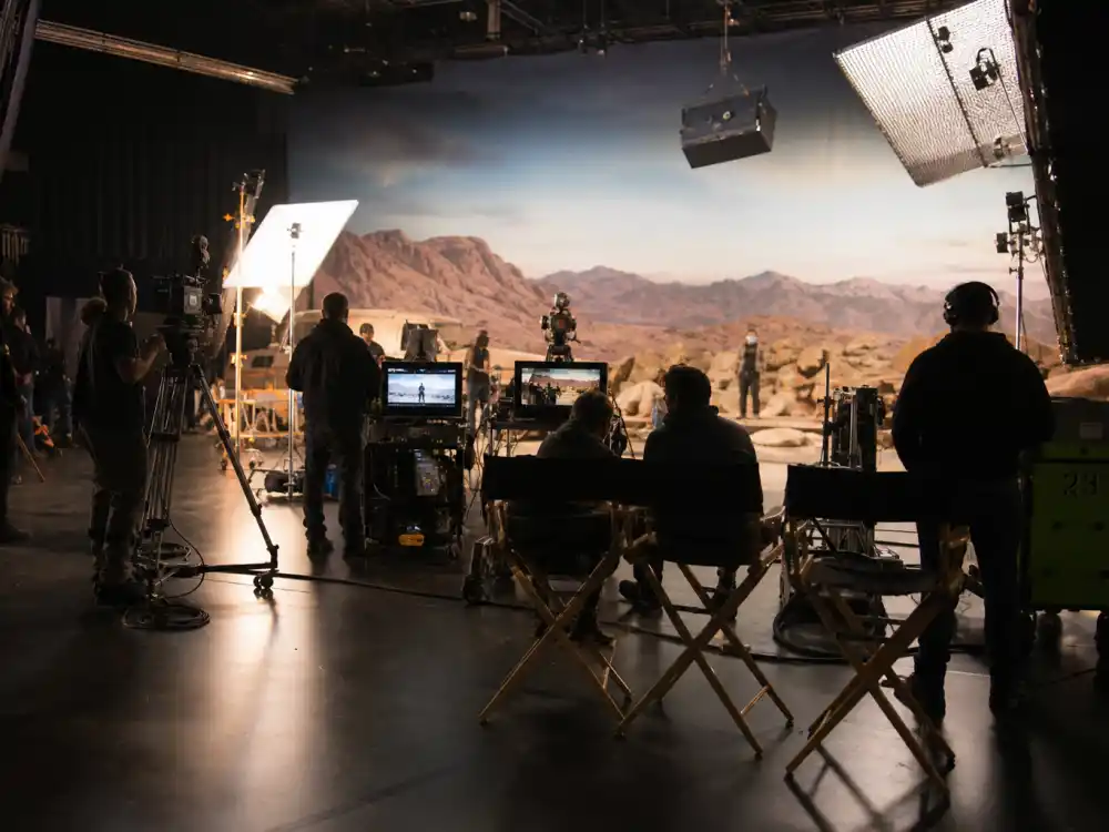 Hollywood film production studio reflecting how old is Ana de Armas career arc from Cuban television roots to global blockbuster and Oscar-nominated stardom