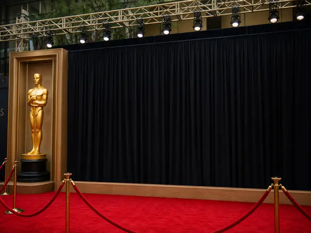 Red carpet premiere display reflecting how old is Julia Roberts at industry peak — Oscar-winning milestones and blockbuster franchise dominance in her thirties and fifties