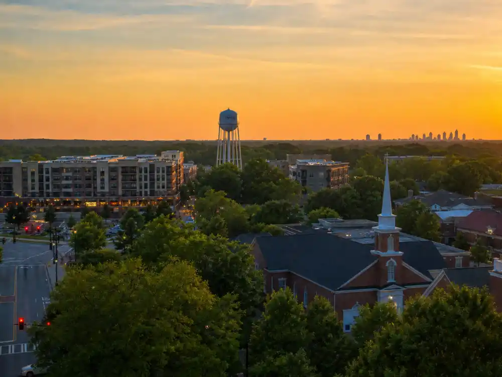 Smyrna Georgia suburban skyline evoking how old is Julia Roberts birthplace — the city where Julia Fiona Roberts was born on October 28, 1967