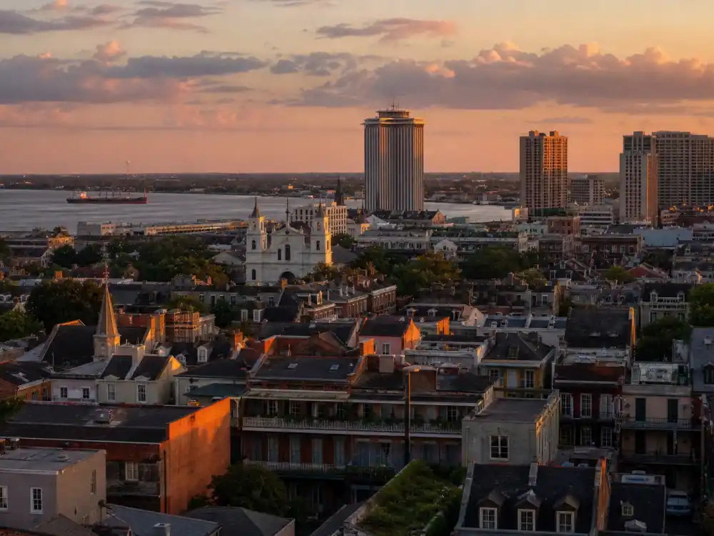 New Orleans Louisiana skyline evoking how old is Reese Witherspoon birthplace — the city where Laura Jeanne Reese Witherspoon was born on March 22, 1976