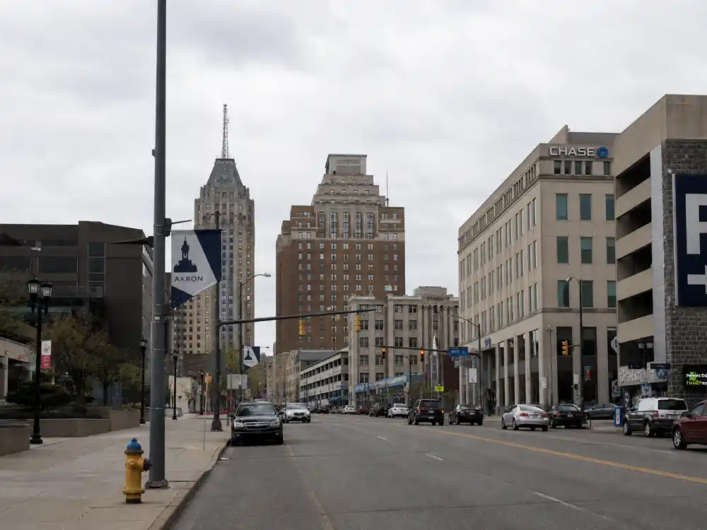 Akron Ohio skyline evoking how old is Stephen Curry birthplace — the city where Wardell Stephen Curry II was born on March 14, 1988