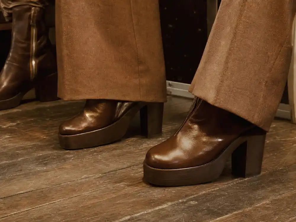 Brown vintage platform boots finishing how to dress like Harry Styles vintage fashion footwear layer