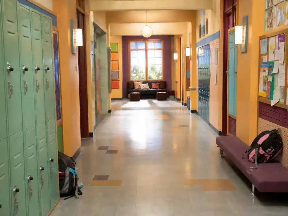 A Pacific Coast Academy-style dorm hallway representing Jamie Lynn Spears as Zoey Brooks on Zoey 101