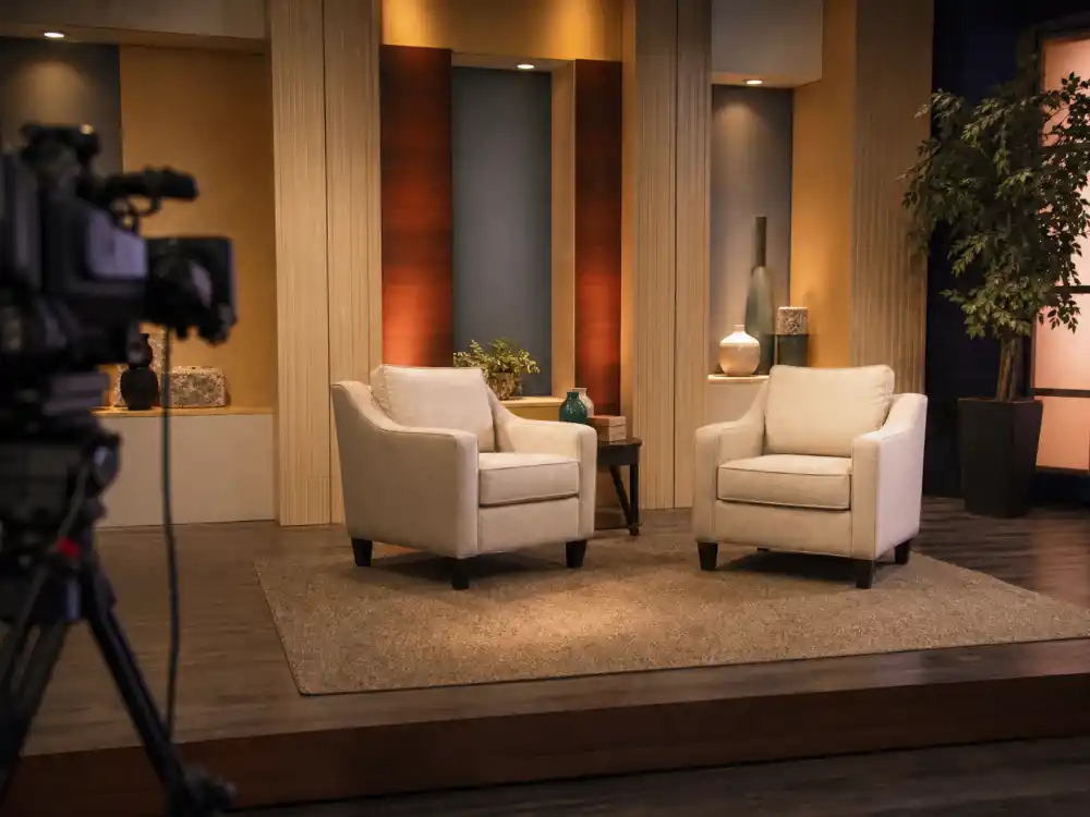 Empty talk show set for Kate Plus 8 solo spinoff after Jon and Kate Plus 8 ended