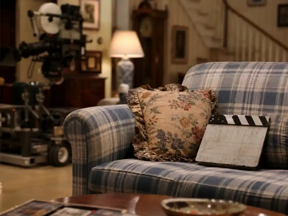 A 1990s family-comedy film set living room like those from the Mara Wilson movies Mrs Doubtfire and Miracle on 34th Street