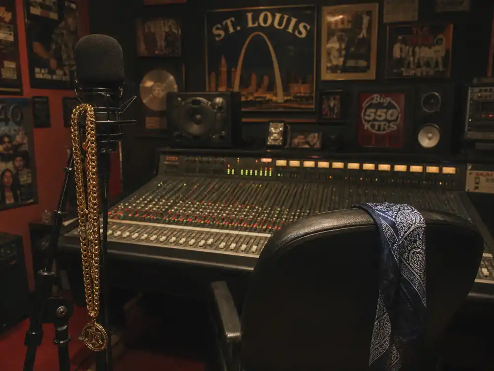 Bandana-era hip-hop studio for what happened to Nelly during Country Grammar and St. Lunatics rise