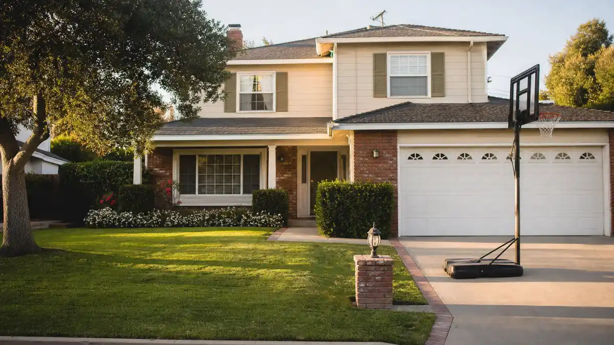 What happened to Frankie Muniz — a classic suburban home evoking the Malcolm in the Middle era