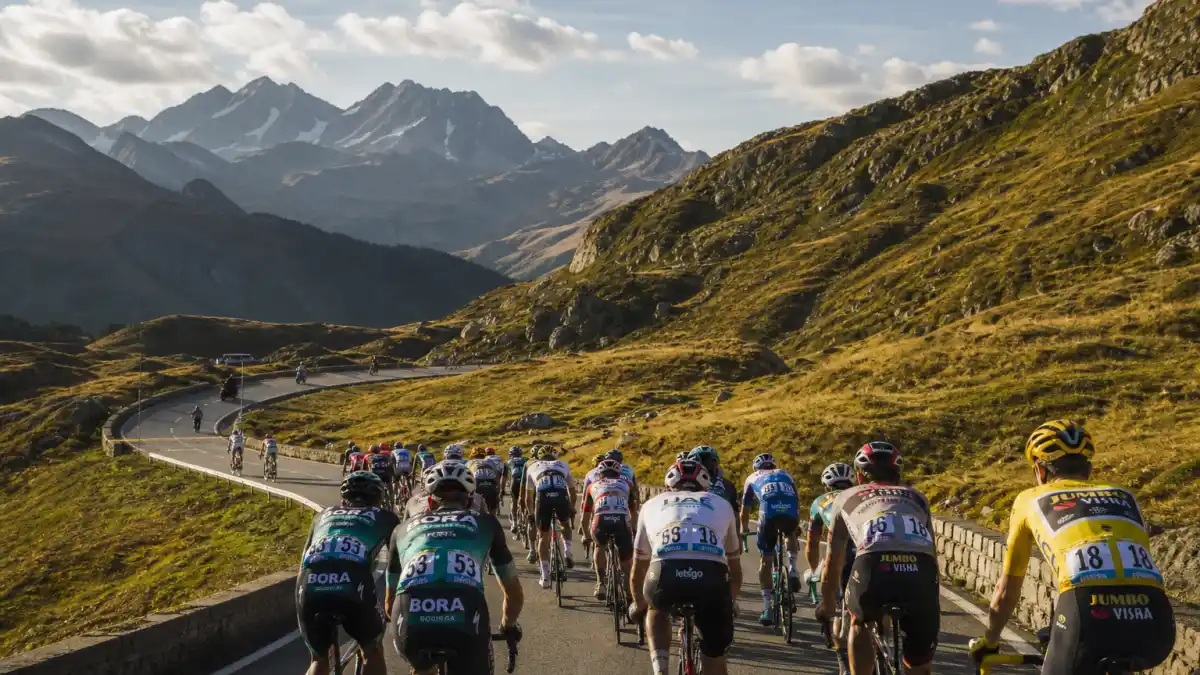 What happened to Lance Armstrong — Tour de France mountain stage peloton with yellow jersey silhouette