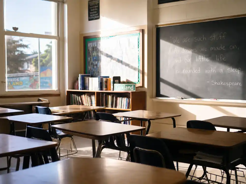 Oakland classroom with Shakespeare books for Zendaya parents resemblance explained — Claire Stoermer teacher background People verified